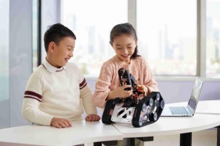 按京籍對待家庭讀君誠國際雙語學(xué)校小學(xué)