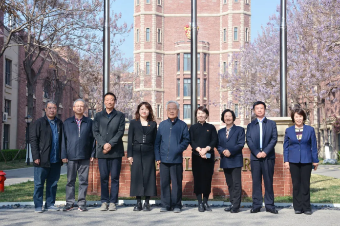 高度評價(jià)黑利伯瑞