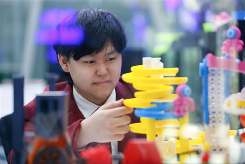 愛迪畢業(yè)生|賈浩廷g