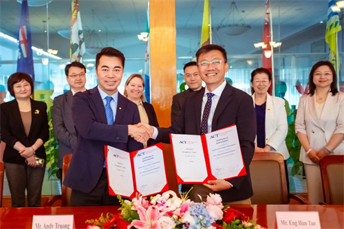 北京中加學(xué)校攜手美國ACT考試中心打造國際教育新高地