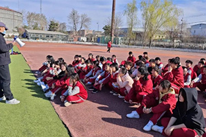 北京市豐臺區(qū)新北賦學校高一年級開展心理拓展活動：攜手同行，筑夢青春！