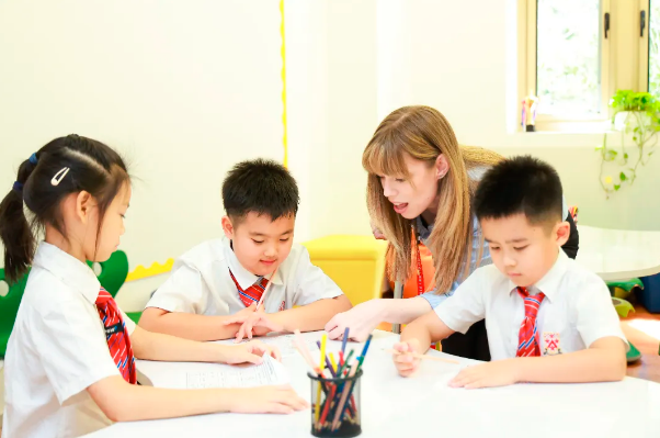 北京德閎學(xué)校課程