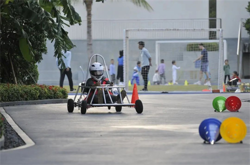 藍灣未來領(lǐng)導(dǎo)力學(xué)校課程