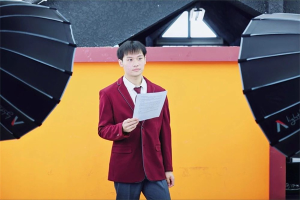 愛迪畢業(yè)生|李曉峰