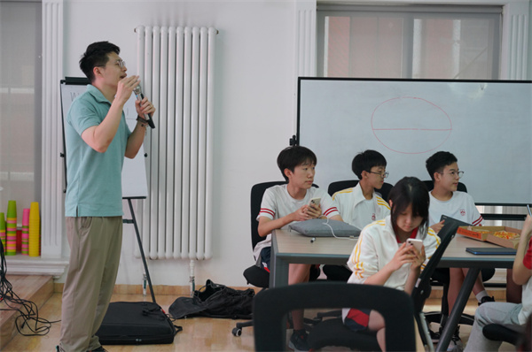 北京愛迪學校項目式學習聚焦“數(shù)字素養(yǎng)”