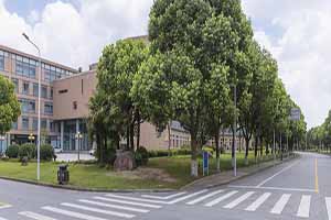 (do)Zintroduction  SH]݆ИI(y)l(f)չˌI(y)H]݆˄(w)팣I(y)uɞTČƌI(y)֮һS?jn)?sh)^͵Ŀfx񺣳ˌI(y)ԺУH܉?q)F(xin)ԼI(y)߀ͨ^Ӌȷʽ@W(xu)CУW(wng)Ԕ(x)ˌI(y)P(gun)ԺУϢͼLõ˽ԓI(y)  Ŀ  c o n t e n t s  ˌI(y) ˌI(y)ԺУB 㽭ͨI(y)g(sh)W(xu)Ժ \I(y)W(xu)Ժ ͨI(y)W(xu)Ժ ?jn)?sh)͵Ŀx ˌI(y)2024ȡ?jn)?sh) 2025꺣ˌI(y)  01ˌI(y) (j)(sh)(j)ˌI(y)ԺУČ±ʾ@ЩԺУڌI(y)Y`̌W(xu)ȷF(xin)ͻǿğTx  㽭ͨI(y)g(sh)W(xu)Ժ5  \I(y)W(xu)Ժ5  ͨI(y)W(xu)Ժ5  4.㽭H\I(y)g(sh)W(xu)Ժ4  5.KI(y)g(sh)W(xu)Ժ4  6.VH̄(w)I(y)g(sh)W(xu)Ժ4  7.hͨI(y)W(xu)Ժ4  8.VͨI(y)g(sh)W(xu)Ժ4  9.㽭I(y)W(xu)Ժ4  10.I(y)W(xu)Ժ4  (sh)(j)ԴЇƽurW(wng)2024-2025@ЩԺУںˌI(y)I(lng)F(xin)(yu)ǿxĿ(bio)  02ˌI(y)ԺУB 㽭ͨI(y)g(sh)W(xu)Ժ 㽭ͨI(y)g(sh)W(xu)ԺλL(fng)ĺݣһԽͨɫĸߵI(y)ԺУW(xu)ԺvʷƾãЏĎYƵĽ̌W(xu)O(sh)ʩںˌI(y)棬W(xu)ԺעՓc`Y(ji)B(yng)W(xu)߂䌣I(y)]݆(w)cĻ]݆ИI(y)ݔ˴(yu)˲  \I(y)W(xu)Ժ \I(y)W(xu)Ժ֮̎IעB(yng)\ݔP(gun)I(lng)ĸ|(zh)g(sh)˲W(xu)ԺںˌI(y)ϪɫHSĽ̌W(xu)YԴ߀ע،`̌W(xu)͇HҕҰB(yng)ԓI(y)I(y)͘I(y)ʸV]݆ИI(y)J(rn)  ͨI(y)W(xu)Ժ ͨI(y)W(xu)ԺλښvʷĻǸһԴĻɫͨI(y)wI(y)ԺУW(xu)ԺĺˌI(y)oܽY(ji)ИI(y)ͨ^УW(xu)Y(ji)ϵĽ̌W(xu)ģʽW(xu)I(y)B(yng)͌`ԓI(y)I(y)]݆ИI(y)о^ߵĸ  03?jn)?sh)͵Ŀx ڷ?jn)?sh)^͵Ŀx񺣳ˌI(y)ԺУrԿ]c  ӋԺУṩӋC@Щʽͨ?jn)?sh)Ҫ^ȡČW(xu)ҪU{һӖ(xn)MáһЩkԺI(y)Ժܕͨ^Ӌȡ֌W(xu)  W(xu)У]  {W(xu)Ժ^m(x)W(xu)Ժ  B´W(xu)^m(x)W(xu)Ժ  CurԺУCϿ]ľC|(zh)ԇF(xin)أHHǷ?jn)?sh)ͨ^ӌW(xu)УԇC|(zh)yԇȡȡC  xɫԺУһЩԵ͵ɫI(y)ԺУĳЩϿdȤI(y)Ҏ(gu)磬VH̄(w)I(y)g(sh)W(xu)ԺڇH̄(w)ιЪ؃(yu)  04ˌI(y)2024ȡ?jn)?sh) Ĵ߿2024ꌣI(y)䛷?jn)?sh)ȫԺУˌI(y)Ŀշַ230~401֮gշַ260~418֮gǲԺУȡ?jn)?sh)  ԺУQ	Ŀͷ	ͷ BbI(y)g(sh)W(xu)Ժ	230	260 㽭H\I(y)g(sh)W(xu)Ժ	401	418 hI(y)g(sh)W(xu)Ժ	380	410 \I(y)W(xu)Ժ	350	360 ϔ(sh)(j)ԿĿƿƿױȡԸ(j)Լķ?jn)?sh)rxmԺУ  ˌI(y)ԺУxڿI(y)l(f)չP(gun)Ҫ(j)µĺˌI(y)㽭ͨI(y)g(sh)W(xu)Ժ\I(y)W(xu)ԺͨI(y)W(xu)ԺԺУڌI(y)ͽ̌W(xu)|(zh)F(xin)ͻڷ?jn)?sh)^͵Ŀͨ^ӋCurȡȷʽȡW(xu)CϣṩϢ܉ͼLõ˽⺣ˌI(y)ԺУ鿼δI(y)l(f)չṩ  ]x  ֺˌI(y)W(xu)ЩԺУֵP(gun)ע  KˌI(y)W(xu)͘I(y)ʸߵԺУ]  ɽۿڙCеcܿƌI(y)W(xu)ȡ?jn)?sh)һ[