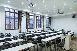 (do)Zintroduction  SH]݆ИI(y)l(f)չˌI(y)H]݆˄(w)팣I(y)uɞTČƌI(y)֮һS?jn)?sh)^͵Ŀfx񺣳ˌI(y)ԺУH܉?q)F(xin)ԼI(y)߀ͨ^Ӌȷʽ@W(xu)CУW(wng)Ԕ(x)ˌI(y)P(gun)ԺУϢͼLõ˽ԓI(y)  Ŀ  c o n t e n t s  ˌI(y) ˌI(y)ԺУB 㽭ͨI(y)g(sh)W(xu)Ժ \I(y)W(xu)Ժ ͨI(y)W(xu)Ժ ?jn)?sh)͵Ŀx ˌI(y)2024ȡ?jn)?sh) 2025꺣ˌI(y)  01ˌI(y) (j)(sh)(j)ˌI(y)ԺУČ±ʾ@ЩԺУڌI(y)Y`̌W(xu)ȷF(xin)ͻǿğTx  㽭ͨI(y)g(sh)W(xu)Ժ5  \I(y)W(xu)Ժ5  ͨI(y)W(xu)Ժ5  4.㽭H\I(y)g(sh)W(xu)Ժ4  5.KI(y)g(sh)W(xu)Ժ4  6.VH̄(w)I(y)g(sh)W(xu)Ժ4  7.hͨI(y)W(xu)Ժ4  8.VͨI(y)g(sh)W(xu)Ժ4  9.㽭I(y)W(xu)Ժ4  10.I(y)W(xu)Ժ4  (sh)(j)ԴЇƽurW(wng)2024-2025@ЩԺУںˌI(y)I(lng)F(xin)(yu)ǿxĿ(bio)  02ˌI(y)ԺУB 㽭ͨI(y)g(sh)W(xu)Ժ 㽭ͨI(y)g(sh)W(xu)ԺλL(fng)ĺһԽͨɫĸߵI(y)ԺУW(xu)ԺvʷƾЏĎYƵĽ̌W(xu)O(sh)ʩںˌI(y)W(xu)ԺעՓc`Y(ji)ϣB(yng)W(xu)߂䌣I(y)]݆(w)cĻ]݆ИI(y)ݔ˴(yu)˲  \I(y)W(xu)Ժ \I(y)W(xu)Ժ֮̎IעB(yng)\ݔP(gun)I(lng)ĸ|(zh)g(sh)˲W(xu)ԺںˌI(y)ϪɫHSĽ̌W(xu)YԴ߀ע،`̌W(xu)͇HҕҰB(yng)ԓI(y)I(y)͘I(y)ʸV]݆ИI(y)J(rn)  ͨI(y)W(xu)Ժ ͨI(y)W(xu)ԺλښvʷĻǸһԴĻɫͨI(y)wI(y)ԺУW(xu)ԺĺˌI(y)oܽY(ji)ИI(y)ͨ^УW(xu)Y(ji)ϵĽ̌W(xu)ģʽW(xu)I(y)B(yng)͌`ԓI(y)I(y)]݆ИI(y)о^ߵĸ  03?jn)?sh)͵Ŀx ڷ?jn)?sh)^͵Ŀx񺣳ˌI(y)ԺУrԿ]c  ӋԺУṩӋC@Щʽͨ?jn)?sh)Ҫ^ȡČW(xu)ҪU{һӖ(xn)MáһЩkԺУI(y)Ժܕͨ^Ӌȡ֌W(xu)  W(xu)У]  {W(xu)Ժ^m(x)W(xu)Ժ  B´W(xu)^m(x)W(xu)Ժ  CurԺУCϿ]ľC|(zh)ԇF(xin)HHǷ?jn)?sh)ͨ^ӌW(xu)УԇC|(zh)yԇȡȡC  xɫԺУһЩԵ͵ɫI(y)ԺУĳЩϿdȤI(y)Ҏ(gu)VH̄(w)I(y)g(sh)W(xu)ԺڇH̄(w)ιЪ؃(yu)  04ˌI(y)2024ȡ?jn)?sh) Ĵ߿2024ꌣI(y)䛷?jn)?sh)ȫԺУˌI(y)Ŀշַ230~401֮gշַ260~418֮gǲԺУȡ?jn)?sh)  ԺУQ	Ŀͷ	ͷ BbI(y)g(sh)W(xu)Ժ	230	260 㽭H\I(y)g(sh)W(xu)Ժ	401	418 hI(y)g(sh)W(xu)Ժ	380	410 \I(y)W(xu)Ժ	350	360 ϔ(sh)(j)ԿĿƿƿױȡԸ(j)Լķ?jn)?sh)rxmԺУ  ˌI(y)ԺУxڿI(y)l(f)չP(gun)Ҫ(j)µĺˌI(y)㽭ͨI(y)g(sh)W(xu)Ժ\I(y)W(xu)ԺͨI(y)W(xu)ԺԺУڌI(y)ͽ̌W(xu)|(zh)F(xin)ͻڷ?jn)?sh)^͵Ŀͨ^ӋCurȡȷʽȡW(xu)CϣṩϢ܉ͼLõ˽⺣ˌI(y)ԺУ鿼δI(y)l(f)չṩ  ]x  ֺˌI(y)W(xu)ЩԺУֵP(gun)ע  KˌI(y)W(xu)͘I(y)ʸߵԺУ]  ɽۿڙCеcܿƌI(y)W(xu)ȡ?jn)?sh)һ[