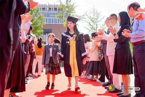 朝陽(yáng)凱文畢業(yè)生