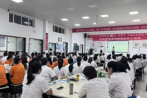 華油榮德小學(xué)開(kāi)展2025年暑期教職工培訓(xùn)：養(yǎng)天地正氣，做真正教育！