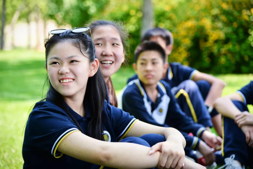 北京新府學(xué)外國語學(xué)校校服