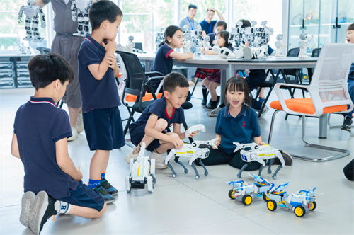 君誠AI未來學(xué)校