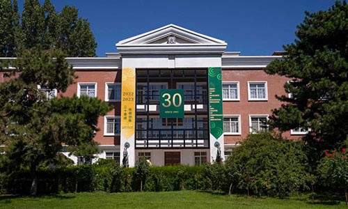 13.北京市私立匯佳學(xué)校