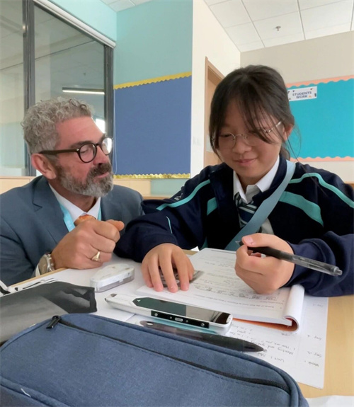 北京市順義區(qū)諾德安達(dá)學(xué)校中學(xué)校長(zhǎng)