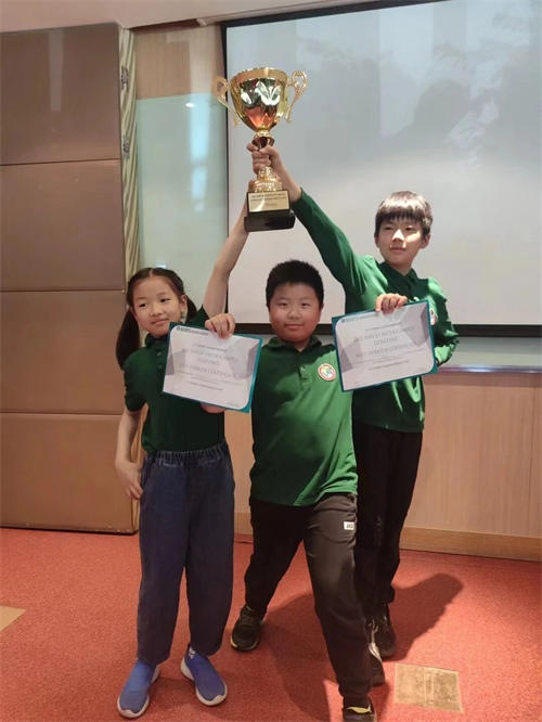 青苗學(xué)校學(xué)生獲丘成桐數(shù)學(xué)營銀獎