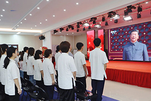 北京市匯賢學(xué)校開展開學(xué)思政課：師生共觀“九三”閱兵，銘記與奮斗！