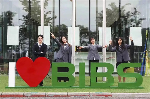 青苗學(xué)校招生簡章