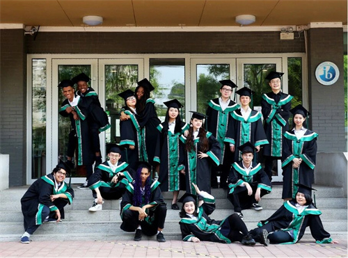 青苗學(xué)校招生簡章