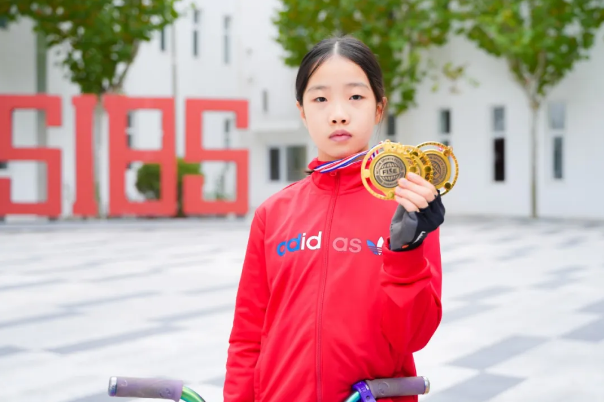 君誠學(xué)子獲世界冠軍