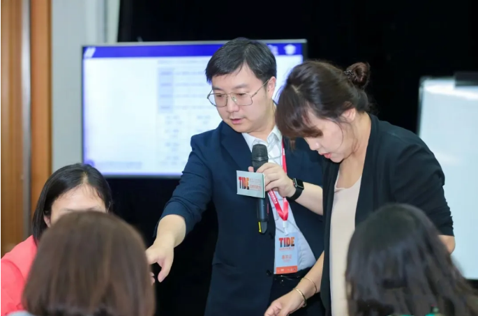 新府學(xué)校長(zhǎng)姚宇堃