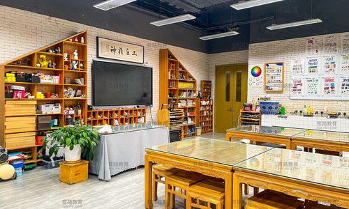 北京市新英才學(xué)校課程